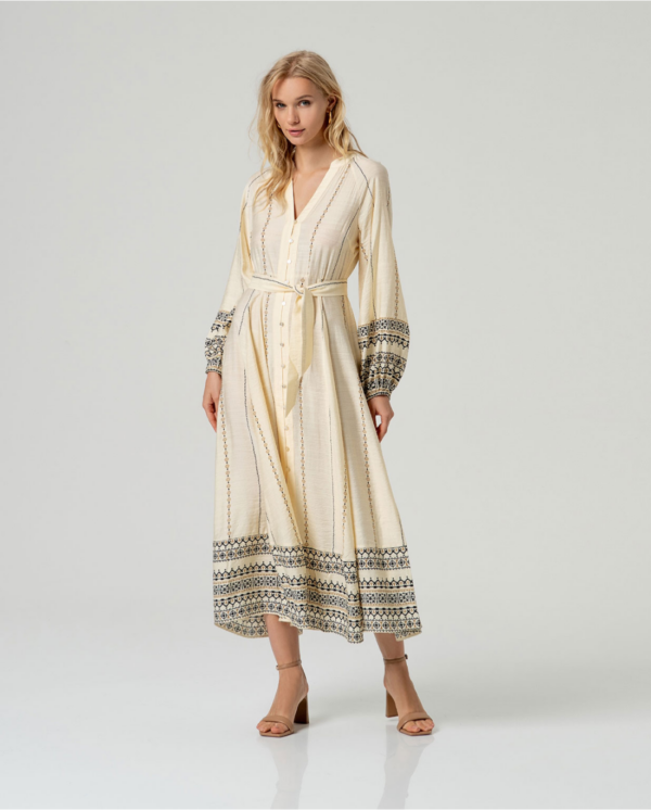 Abito midi con cintura color crudo di Surkana