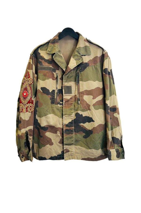 Giacca militare vintage con sari applicato