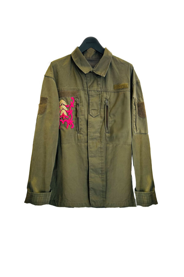 Giacca militare con sari vintage applicato sul retro